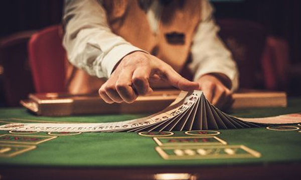 Blackjack'te Matematiksel �st�nl�k: Temel Strateji Rehberi
